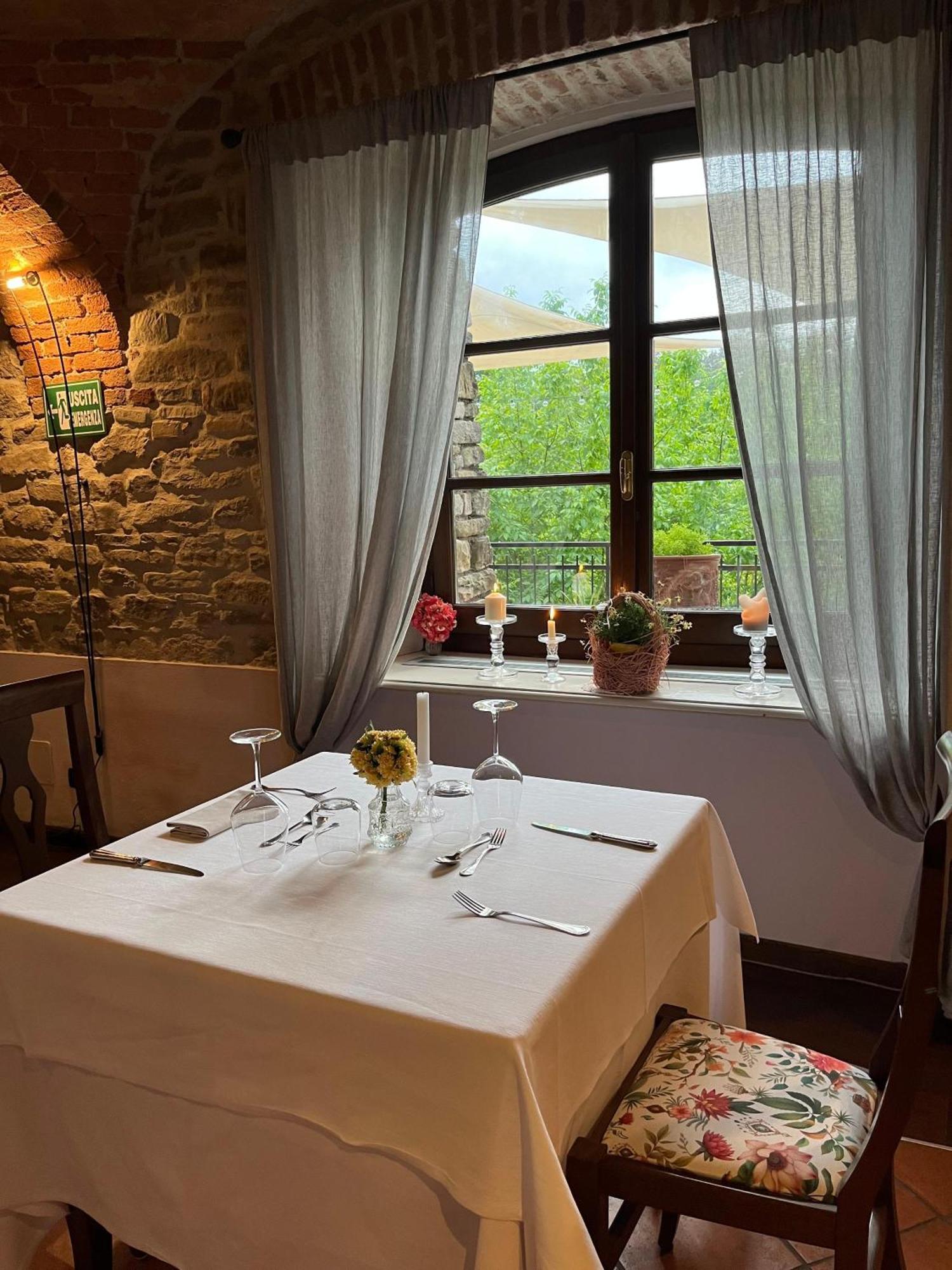 Il Castello Di Bubbio Hotel Kültér fotó